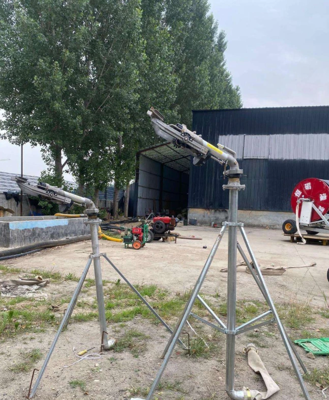 Tripod sprinkler stand