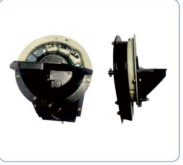 Finger-clip seeding device