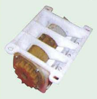 Internal Spring-Type Three-Hopper Seeder